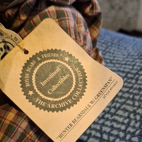 Boyds Bears Tan Teddy with Green Frog - Picture 2 of 9